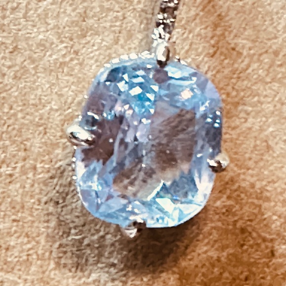 Silver Tone Earrings w/Oval Lab Created Pale Blue Stones NWOT - Picture 11 of 13